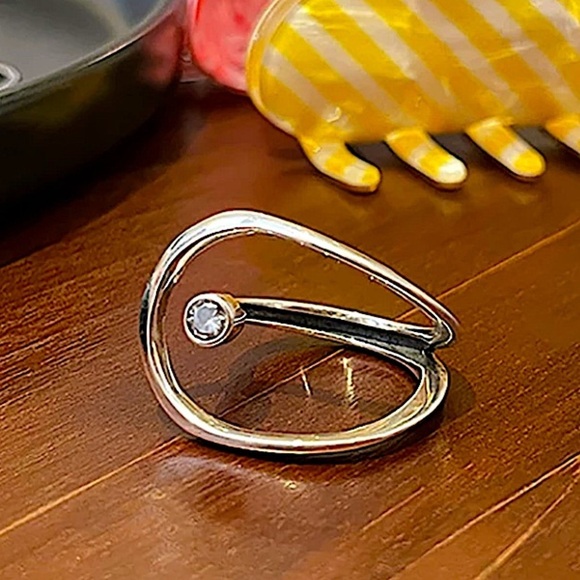 Sterling Silver Zircon Statement Ring - Picture 6 of 6